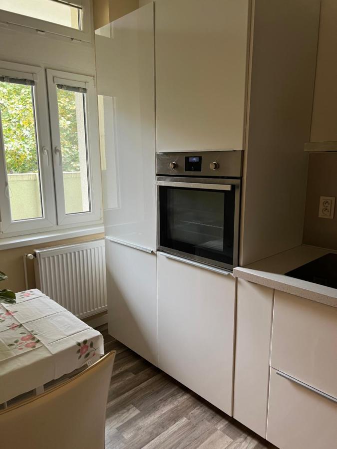 Lovely Flat In The City Center Bratislava Exteriör bild