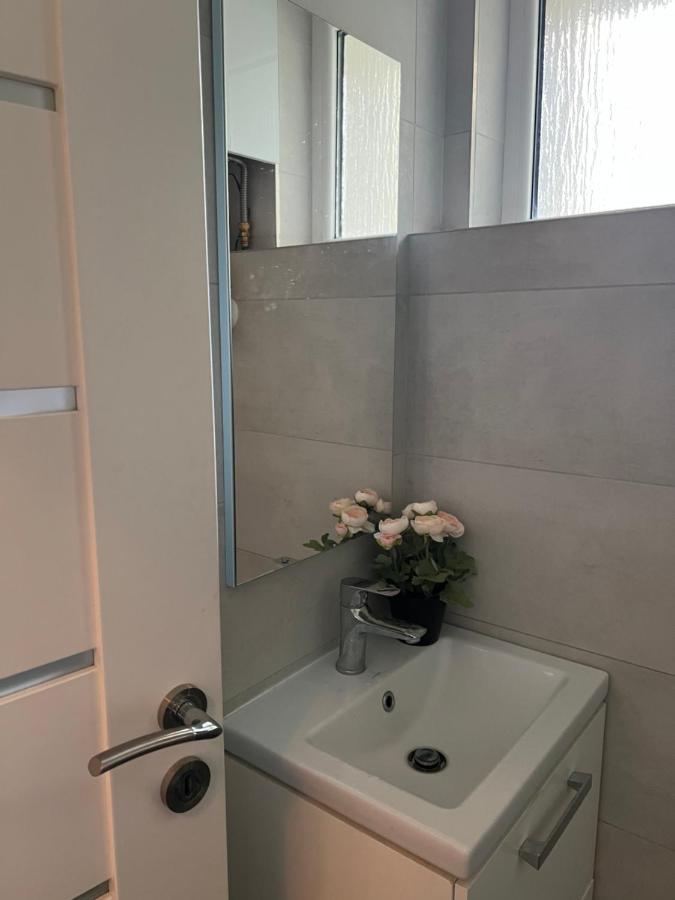 Lovely Flat In The City Center Bratislava Exteriör bild